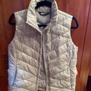 Women’s north face vest.